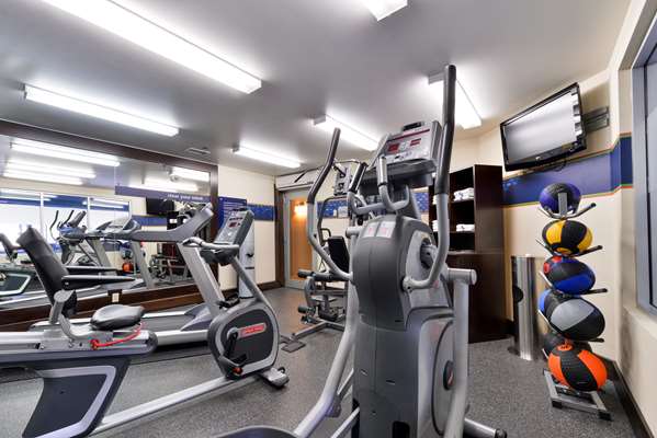 Fitness/ Exercise Room - Hampton Inn & Suites University Northwest Calgary