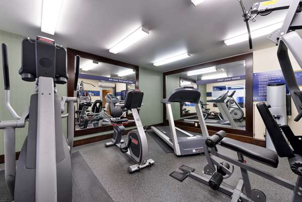 Fitness/ Exercise Room - Hampton Inn & Suites University Northwest Calgary