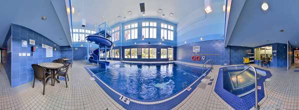Pool - Hampton Inn & Suites University Northwest Calgary