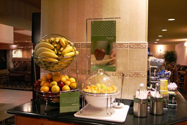 Restaurant - Hampton Inn & Suites University Northwest Calgary