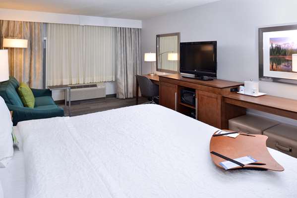  - Hampton Inn & Suites University Northwest Calgary