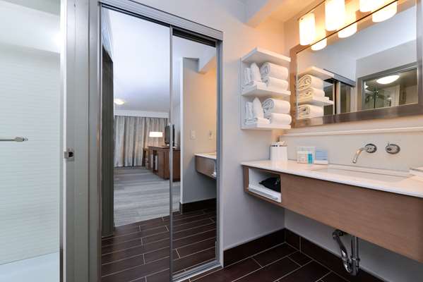  - Hampton Inn & Suites University Northwest Calgary