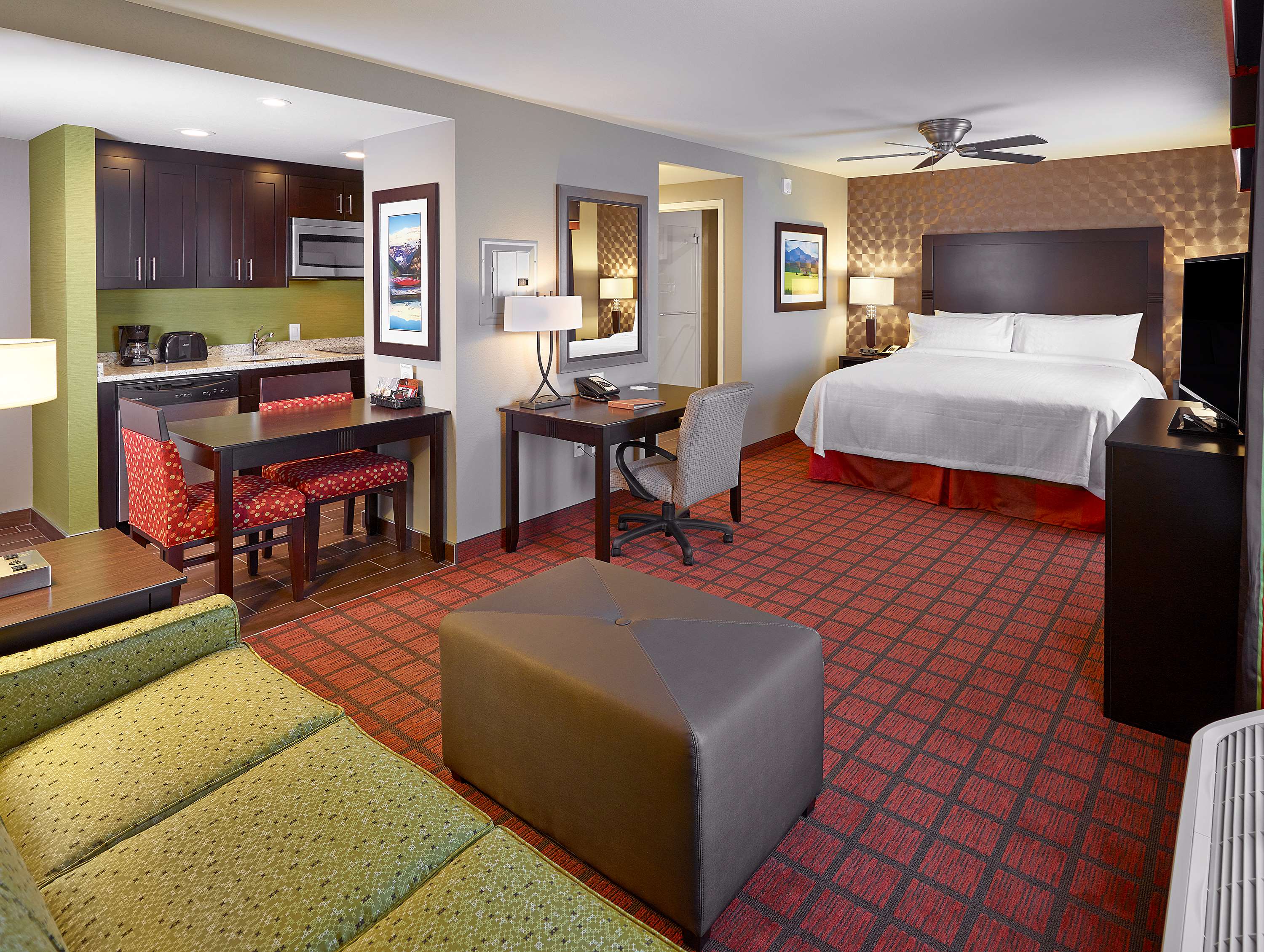 Homewood Suites Calgary Airport Room Type - 1 KING STUDIO SUITE NOSMOK