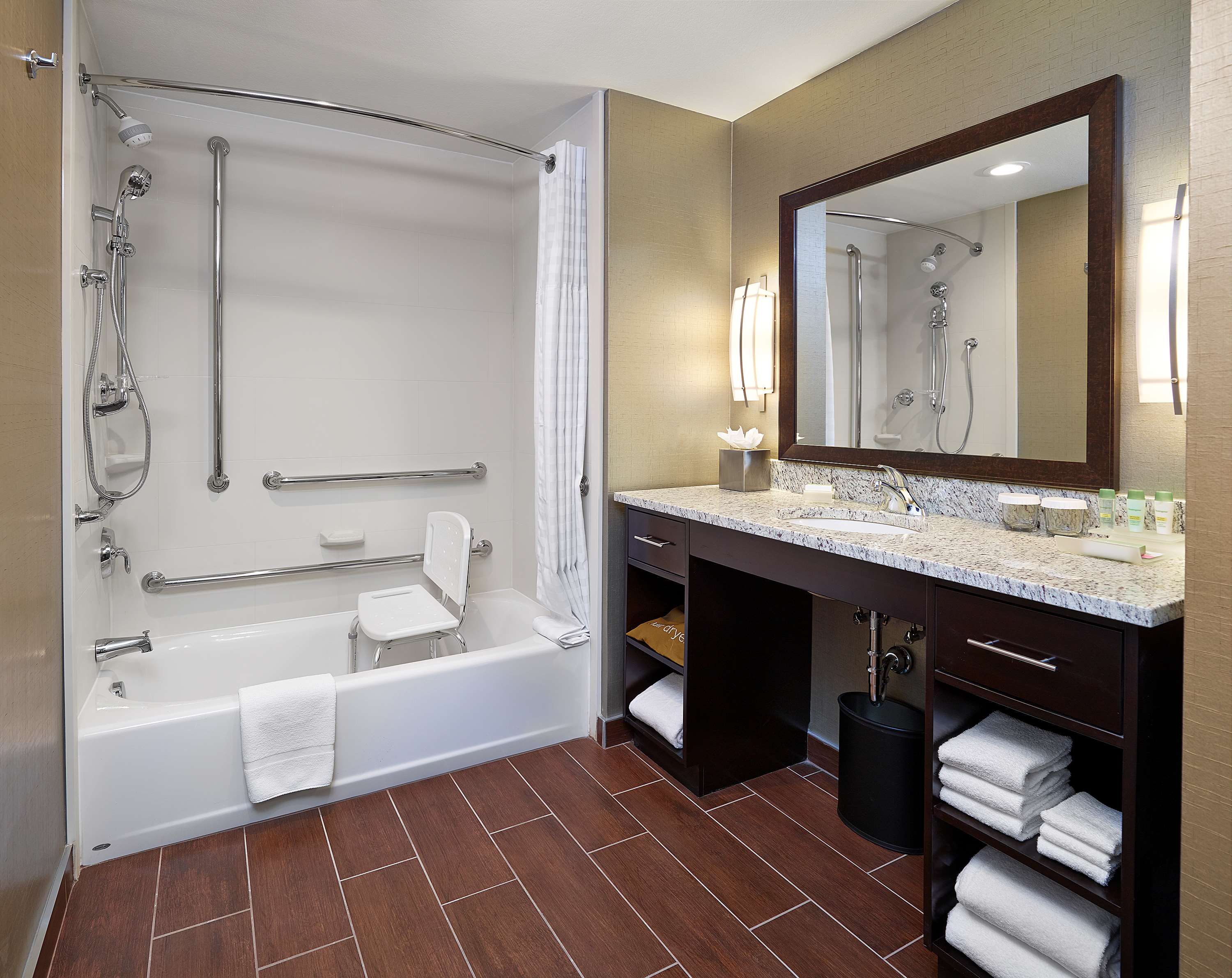 Homewood Suites Calgary Airport Room Type - 1KG ACCESS TUB STE NOSMK