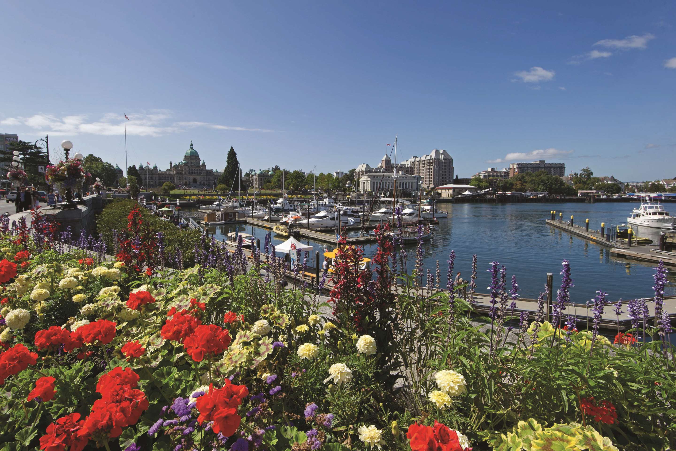Exterior | DoubleTree by Hilton Hotel & Suites Victoria