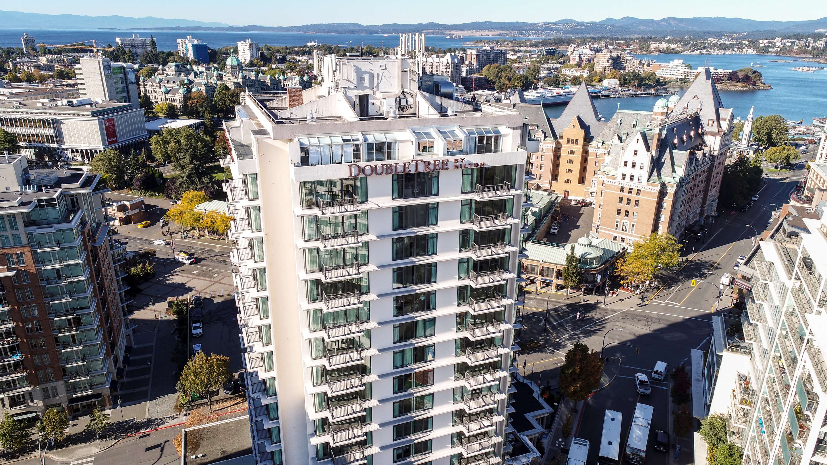 Exterior | DoubleTree by Hilton Hotel & Suites Victoria