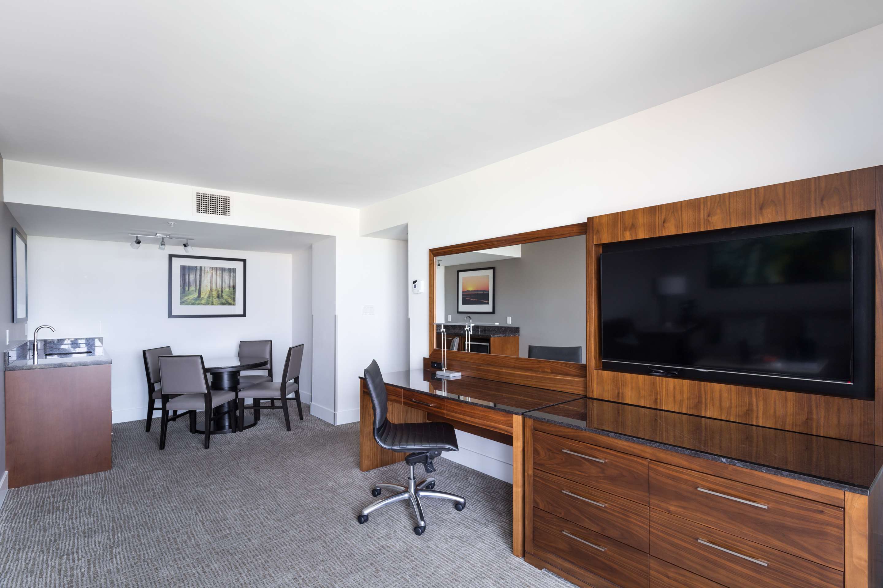 Guest room
