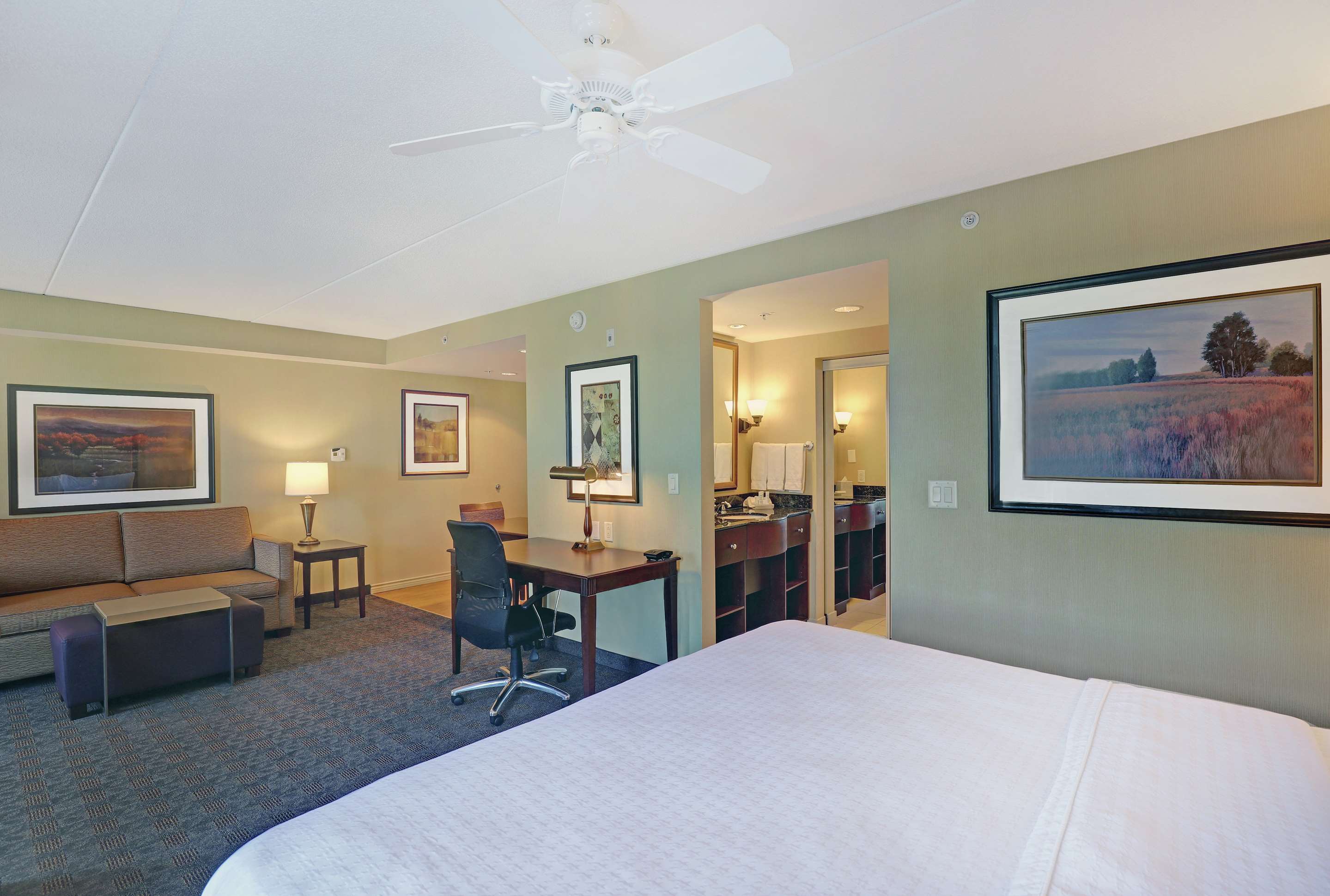Guest room