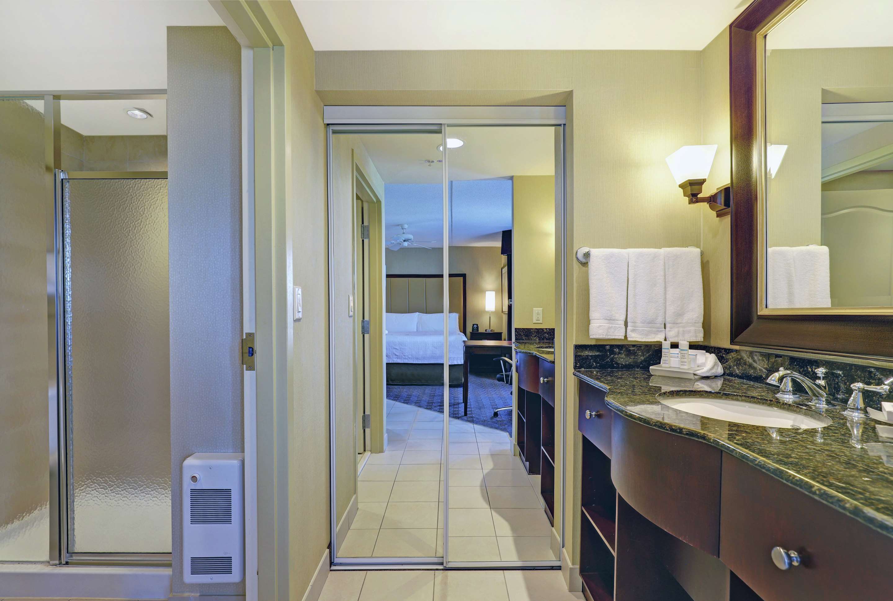 Guest room bath