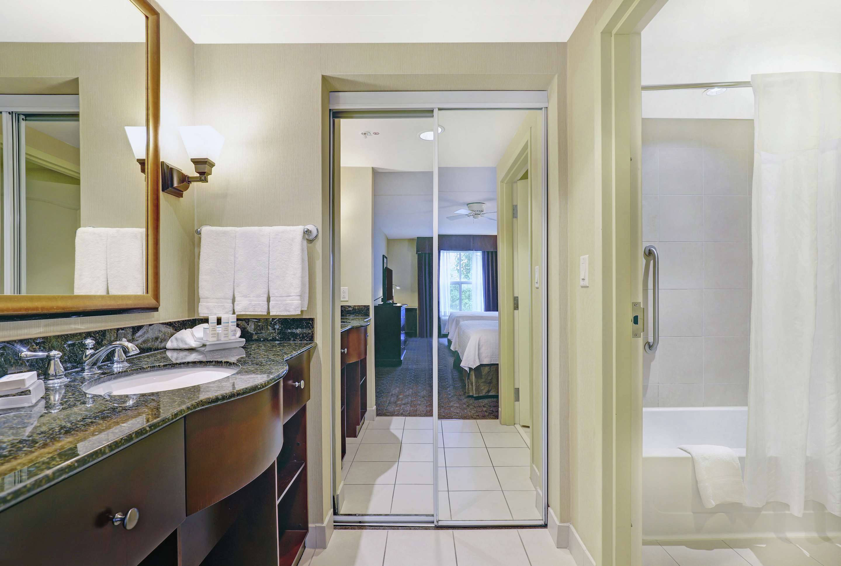 Guest room bath