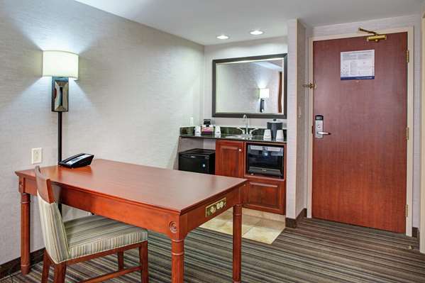  - Hampton Inn & Suites Toronto Airport Mississauga