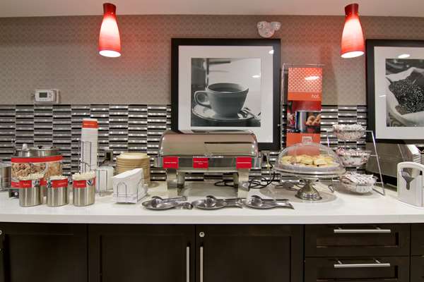 Restaurant - Hampton Inn & Suites Markham