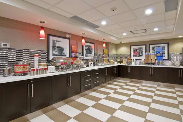 Restaurant - Hampton Inn & Suites Markham