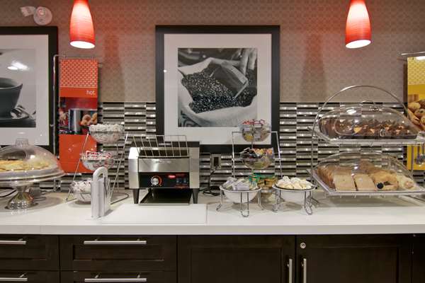 Restaurant - Hampton Inn & Suites Markham