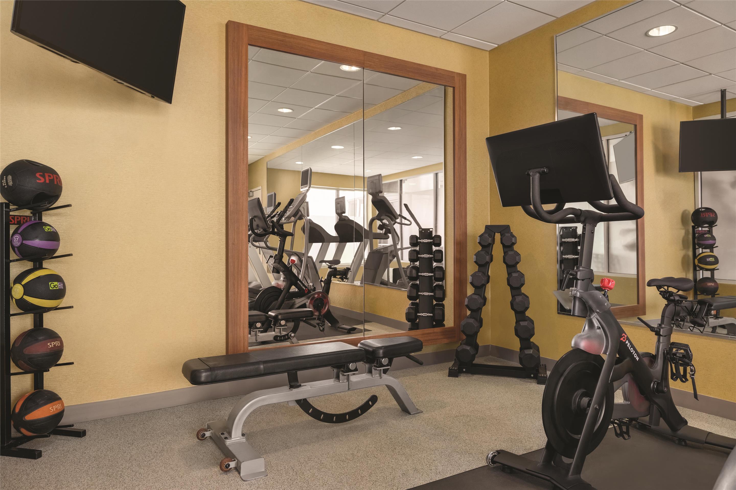 Health club fitness center gym | Hilton Garden Inn Allentown Bethlehem Airport