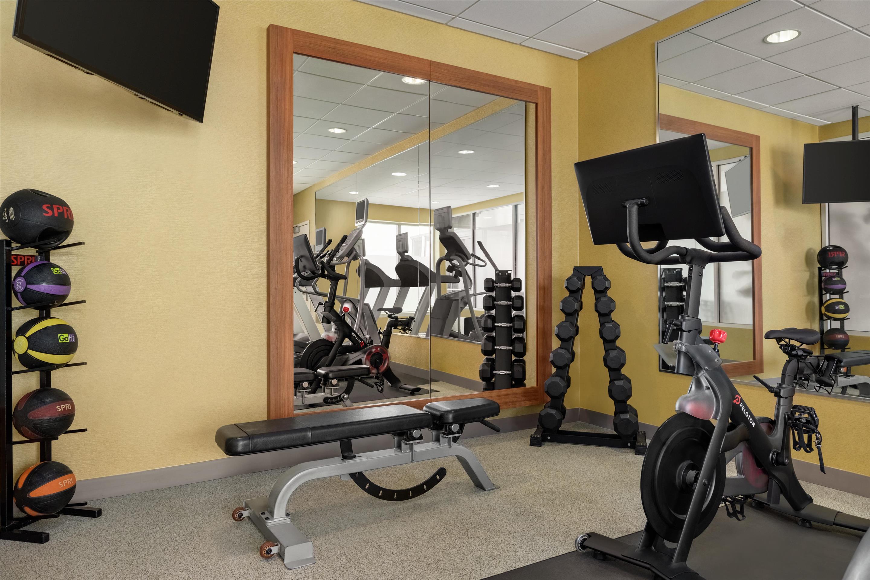 Health club fitness center gym | Hilton Garden Inn Allentown Bethlehem Airport