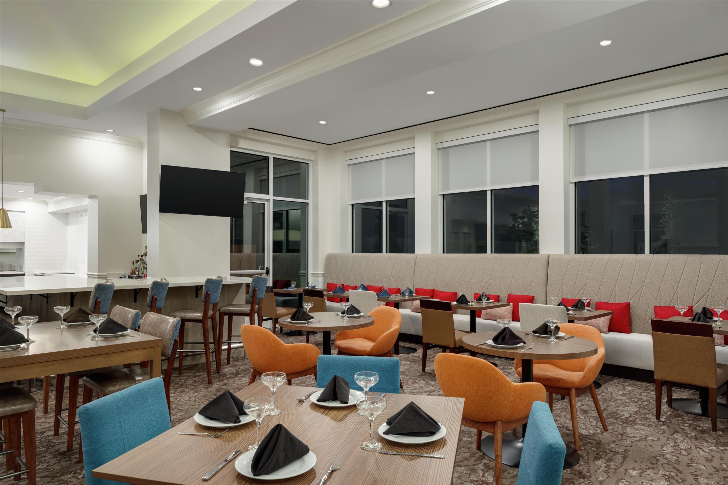 Restaurant | Hilton Garden Inn Allentown Bethlehem Airport