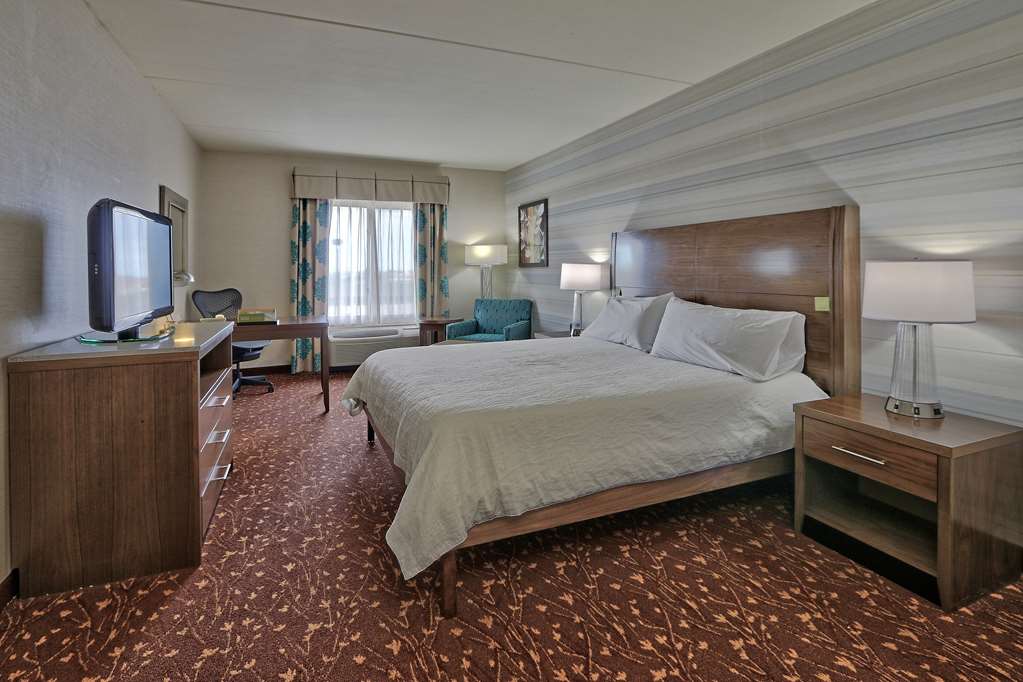 Hilton Garden Inn Albuquerque Airport - Tap to explore photos