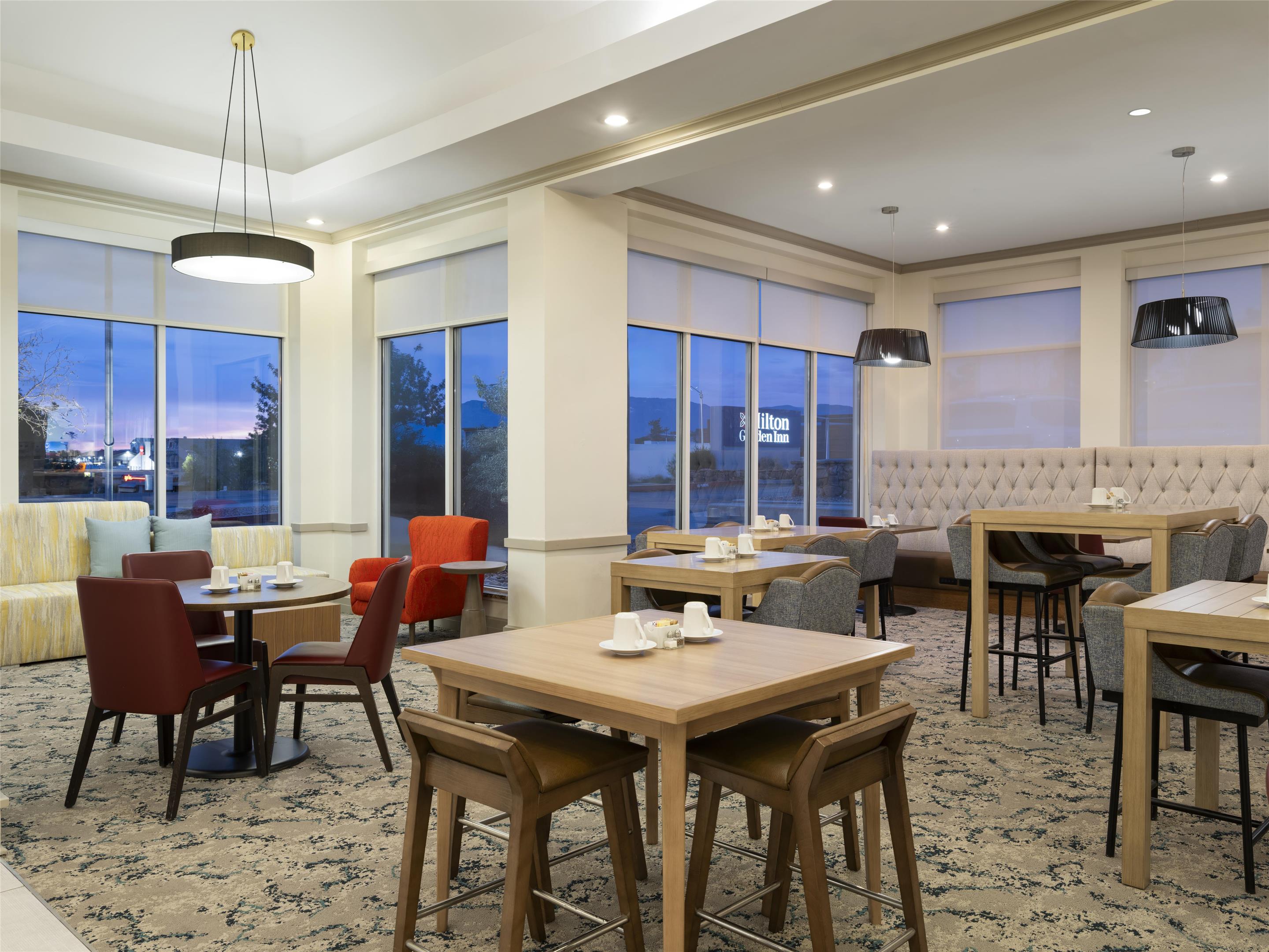 Restaurant | Hilton Garden Inn Albuquerque Airport