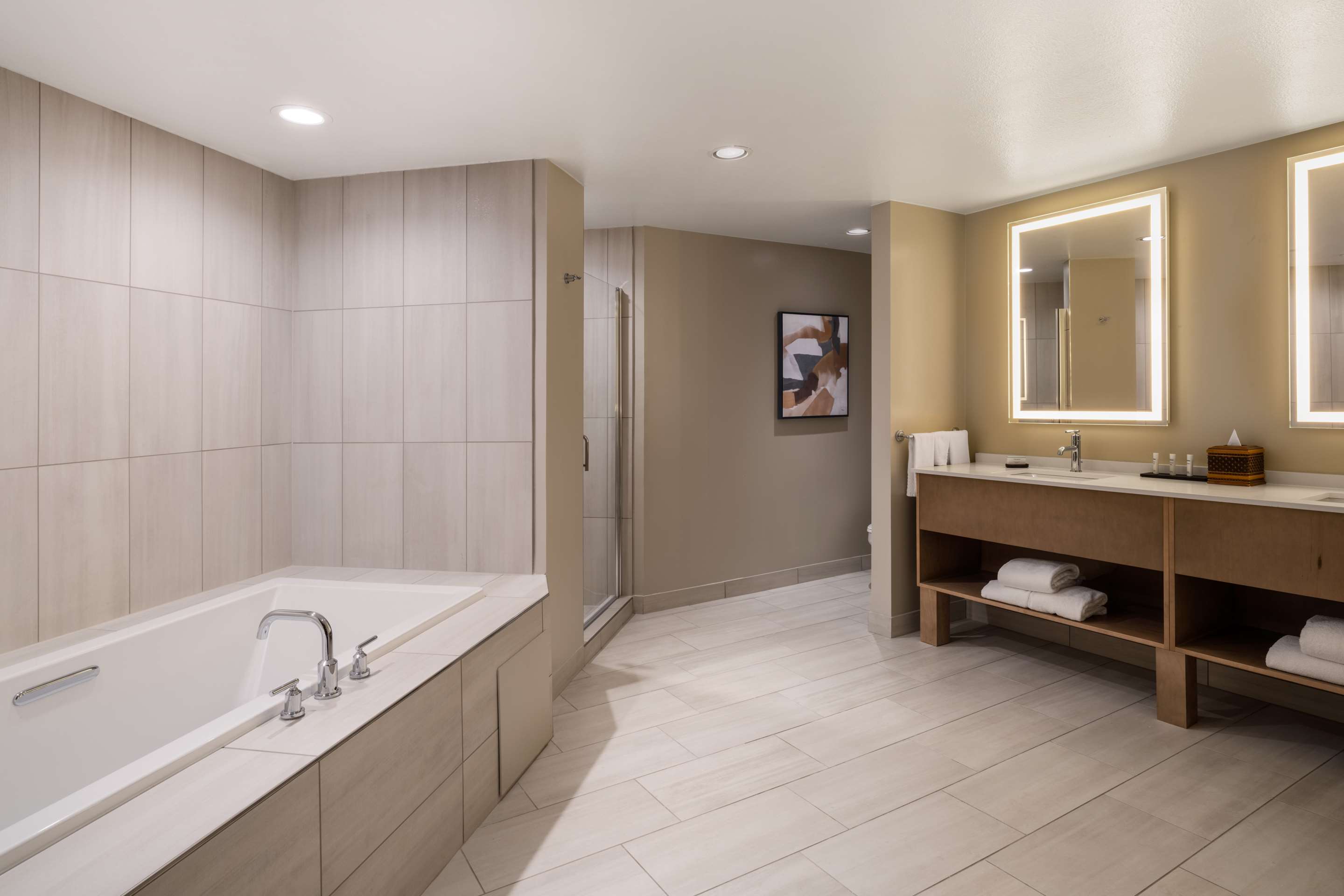 Guest room bath