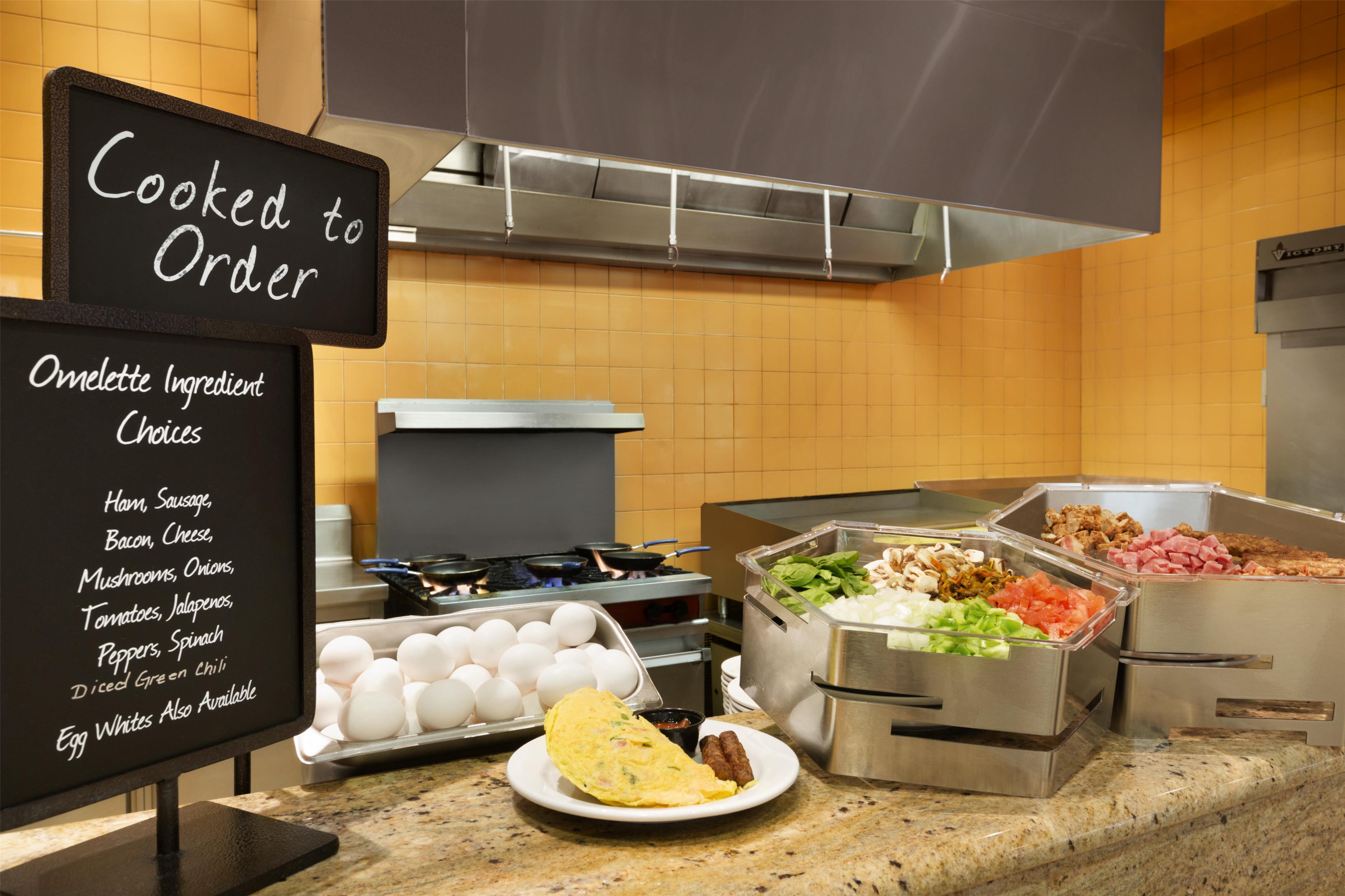 Breakfast Area | Embassy Suites by Hilton Albuquerque