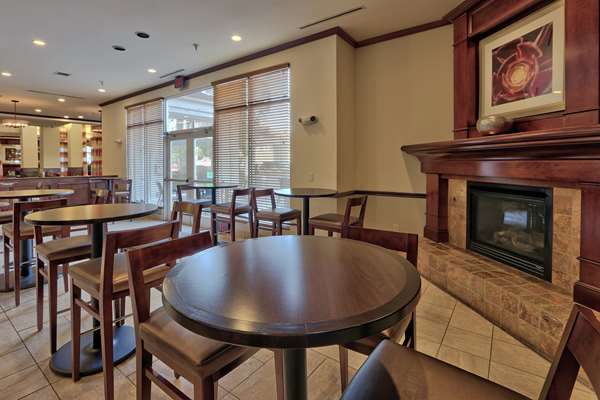  - Hilton Garden Inn Uptown Albuquerque - I-40, Exit 162