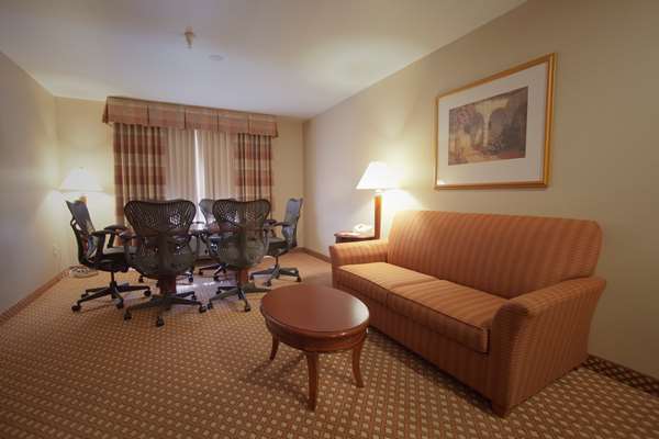  - Hilton Garden Inn Uptown Albuquerque - I-40, Exit 162