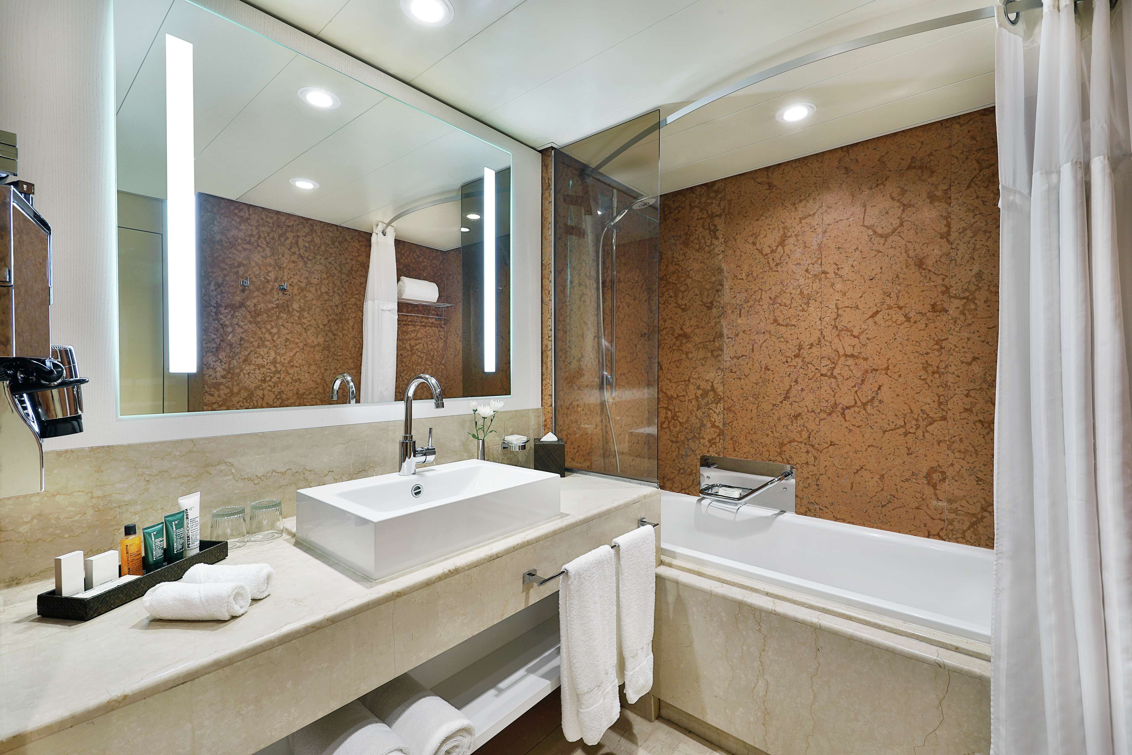 Transcorp Hilton Abuja Room Type - BUSINESS SUITE EXECUTIVE