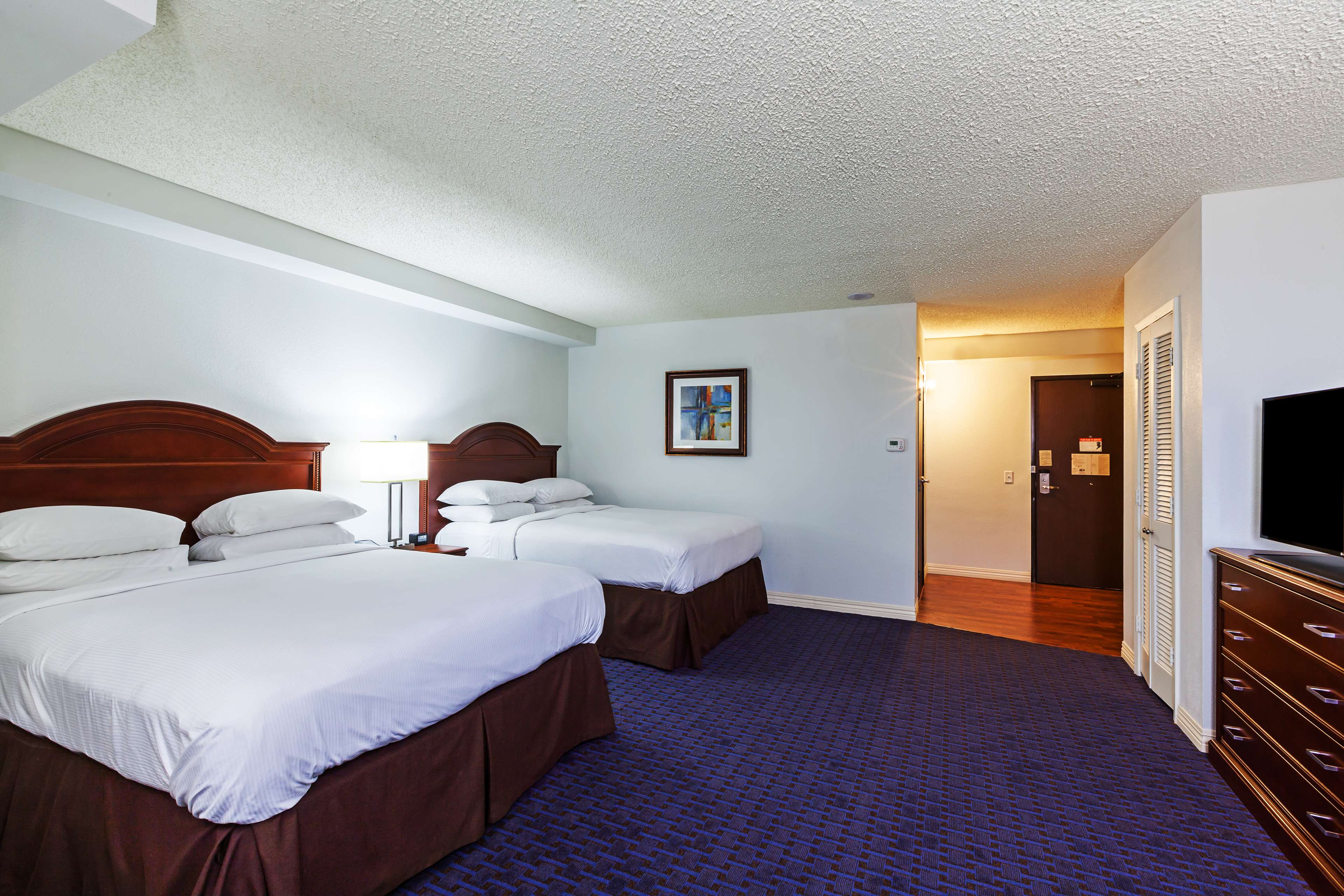 Hilton Waco Room Type - 2QN DLX MOB HEARNG ACC TUB