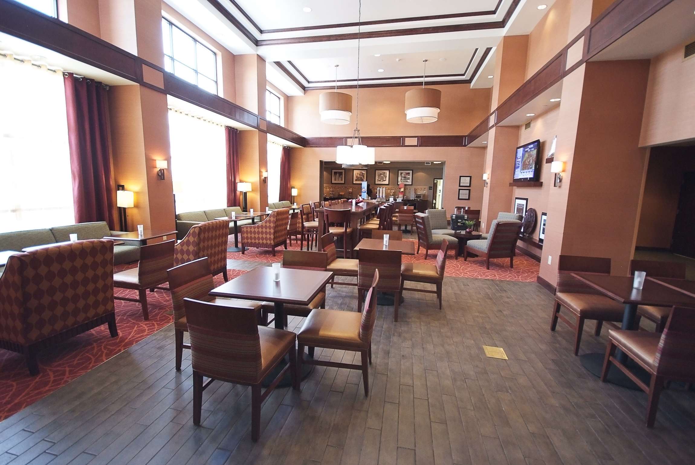 Restaurant | Hampton Inn & Suites Vineland
