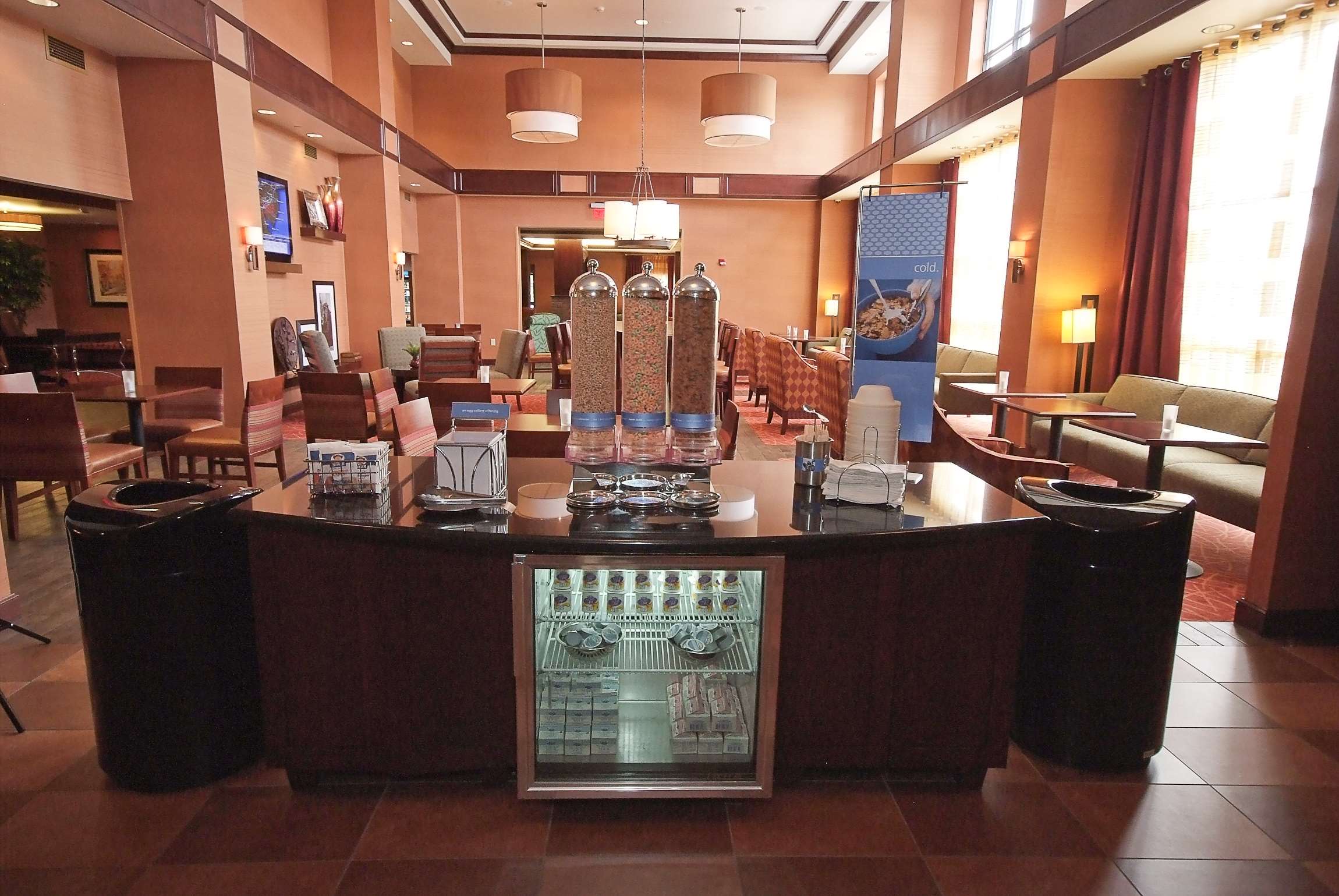 Restaurant | Hampton Inn & Suites Vineland