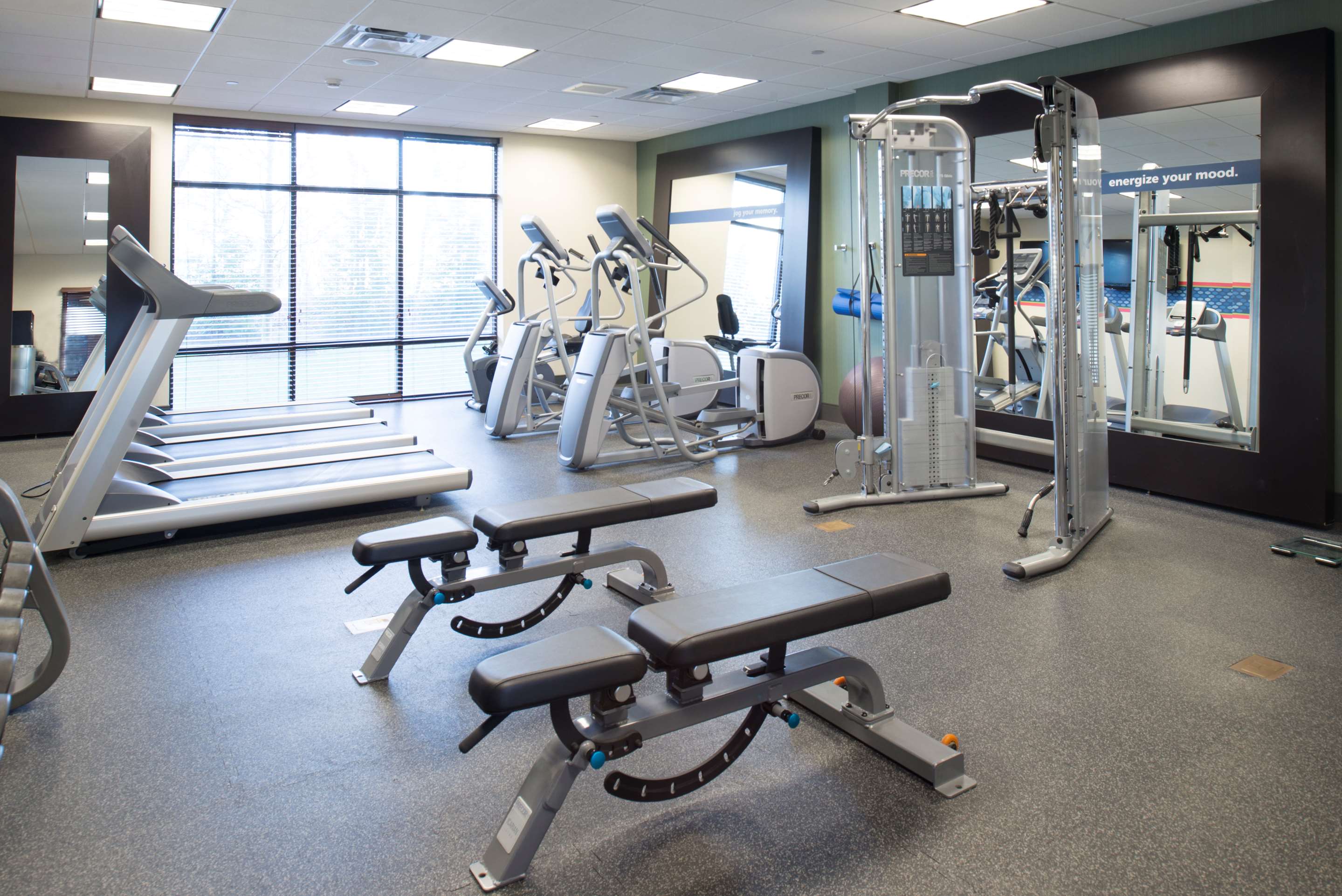 Health club fitness center gym | Hampton Inn & Suites Vineland