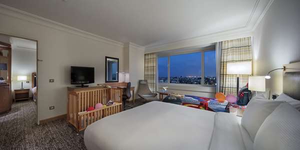 FAMILY ROOM RIVER VIEW