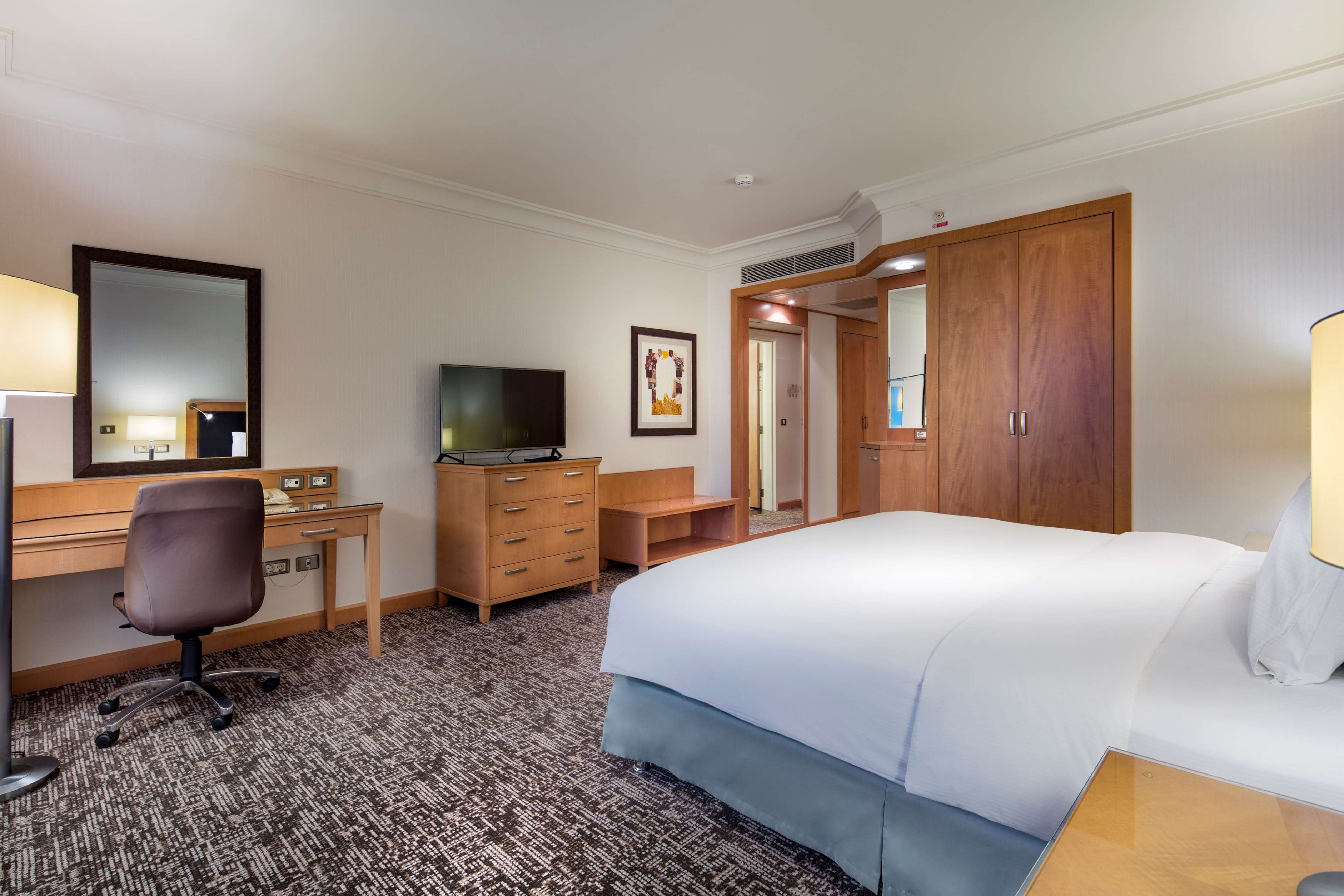 Adana Hiltonsa Hotel Room Type - KING EXECUTIVE RIVER VIE R