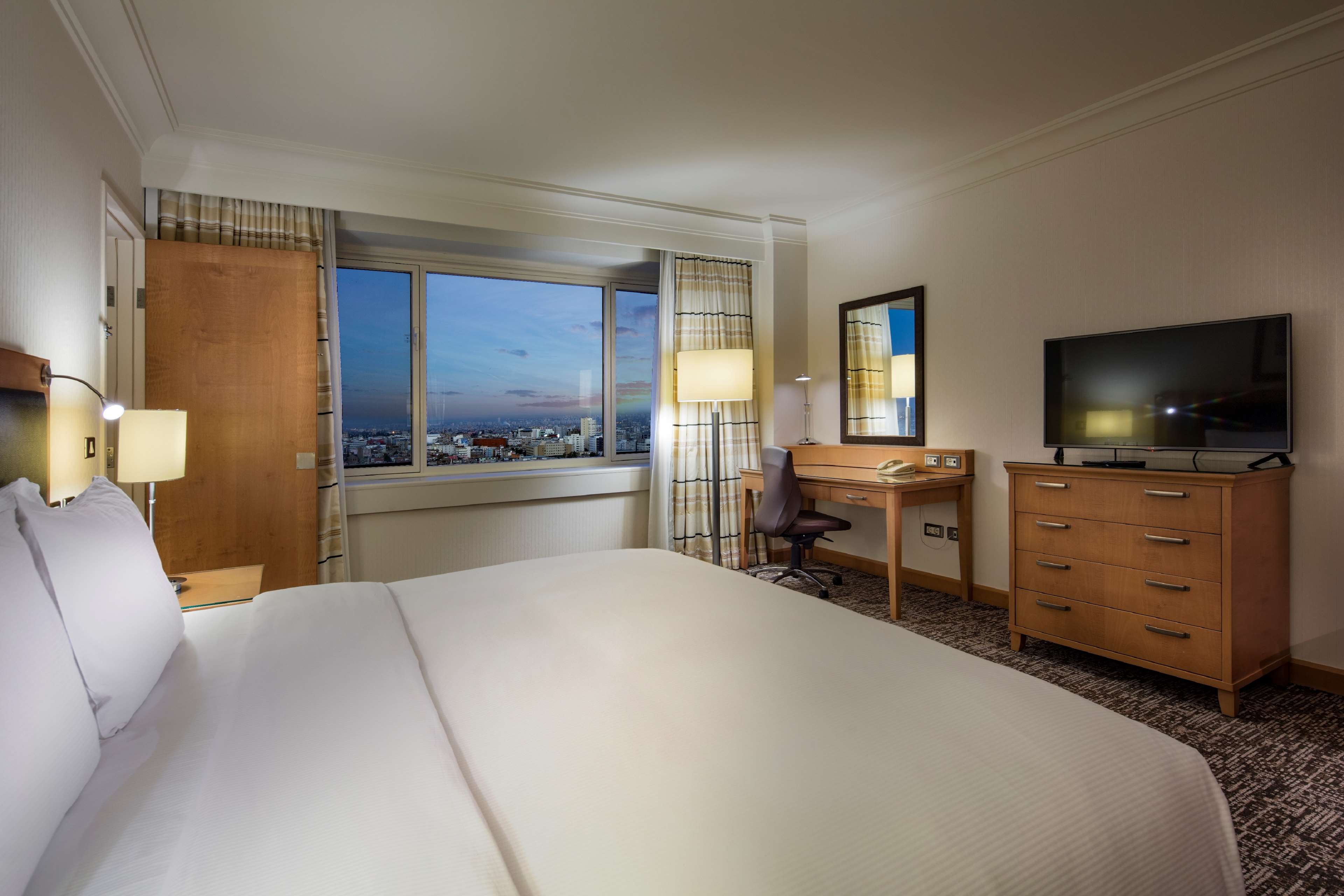 Adana Hiltonsa Hotel Room Type - ONEBEDROOMSUITE RIVER VIEW