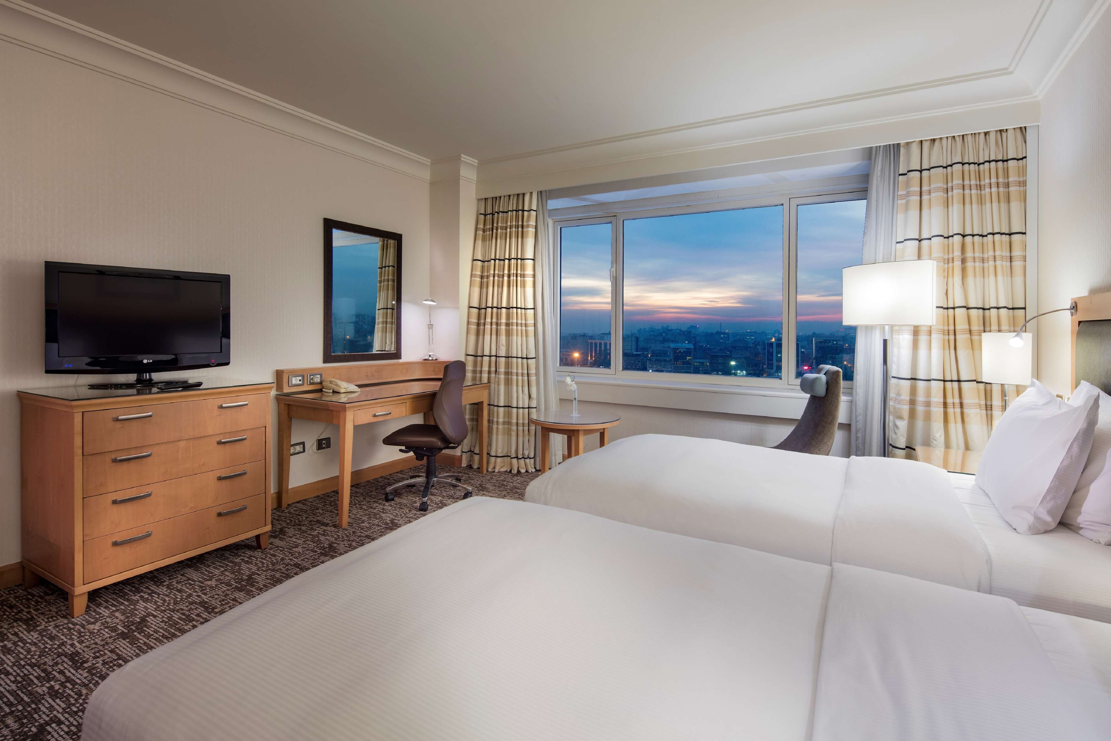 Adana Hiltonsa Hotel Room Type - TWIN EXECUTIVE RIVER VIEW Adana Hiltonsa Hotel Room Type - TWIN EXECUTIVE RIVER VIEW