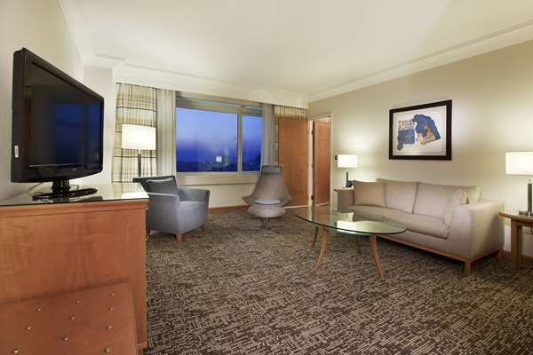 ONE BEDROOM SUITE RIVER VIEW