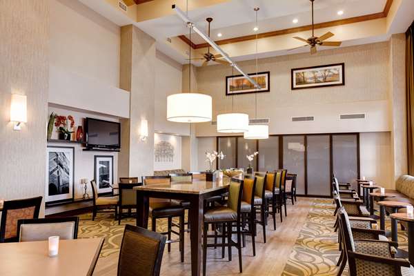 Restaurant - Hampton Inn & Suites Addison