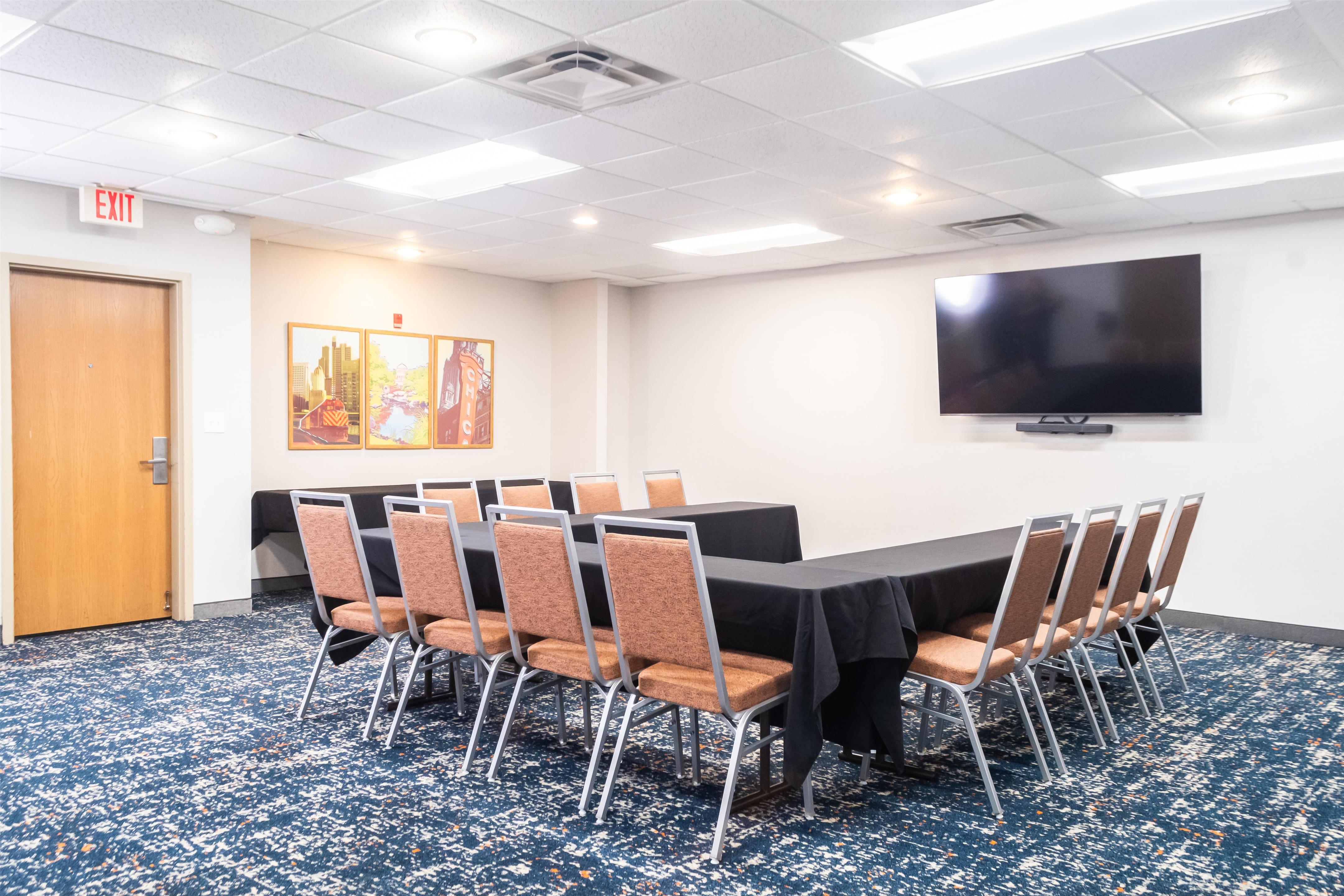 Meeting Room | Hampton Inn & Suites Addison