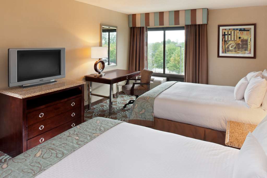 DoubleTree by Hilton Augusta - Tap to explore photos