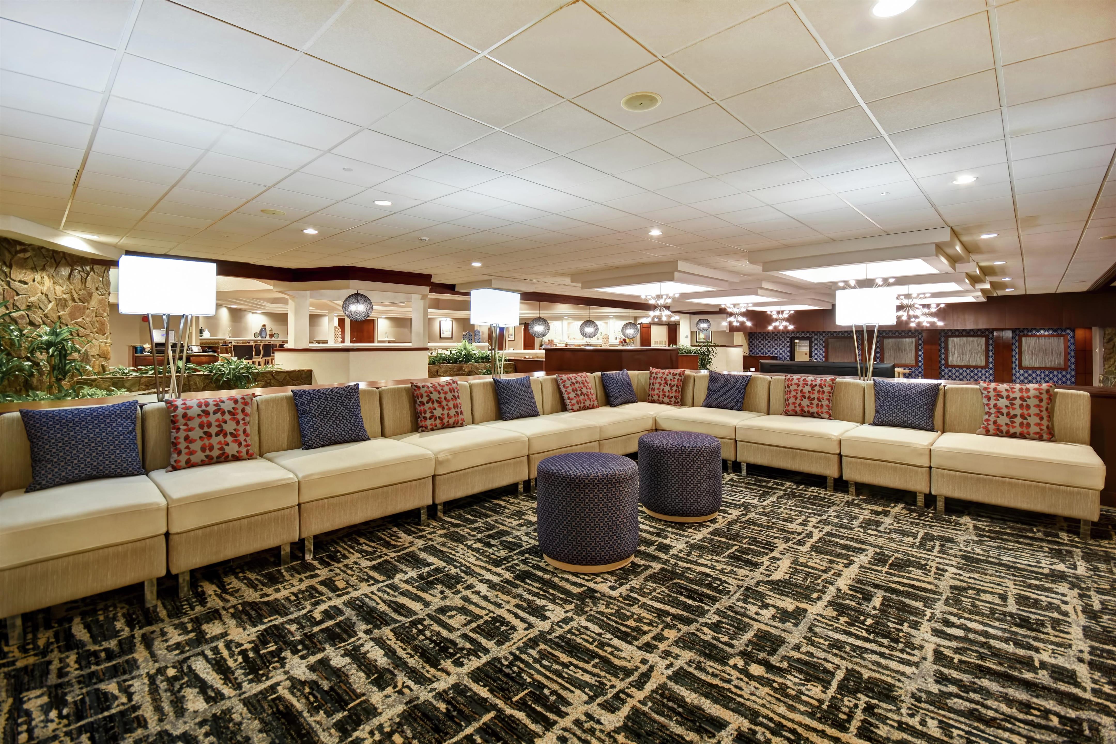 Lobby | DoubleTree by Hilton Hotel Augusta
