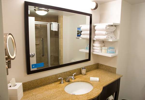  - Hampton Inn & Suites Downtown Albany - I-787, Exit 4