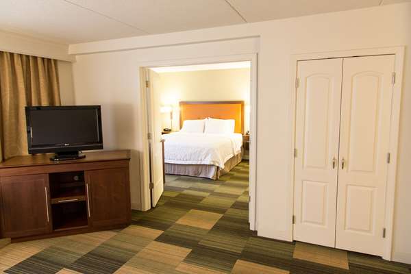  - Hampton Inn & Suites Downtown Albany - I-787, Exit 4