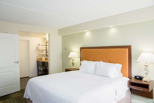  - Hampton Inn & Suites Downtown Albany - I-787, Exit 4