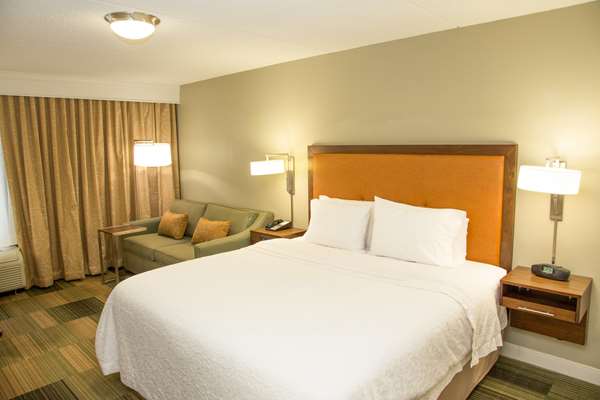 - Hampton Inn & Suites Downtown Albany - I-787, Exit 4