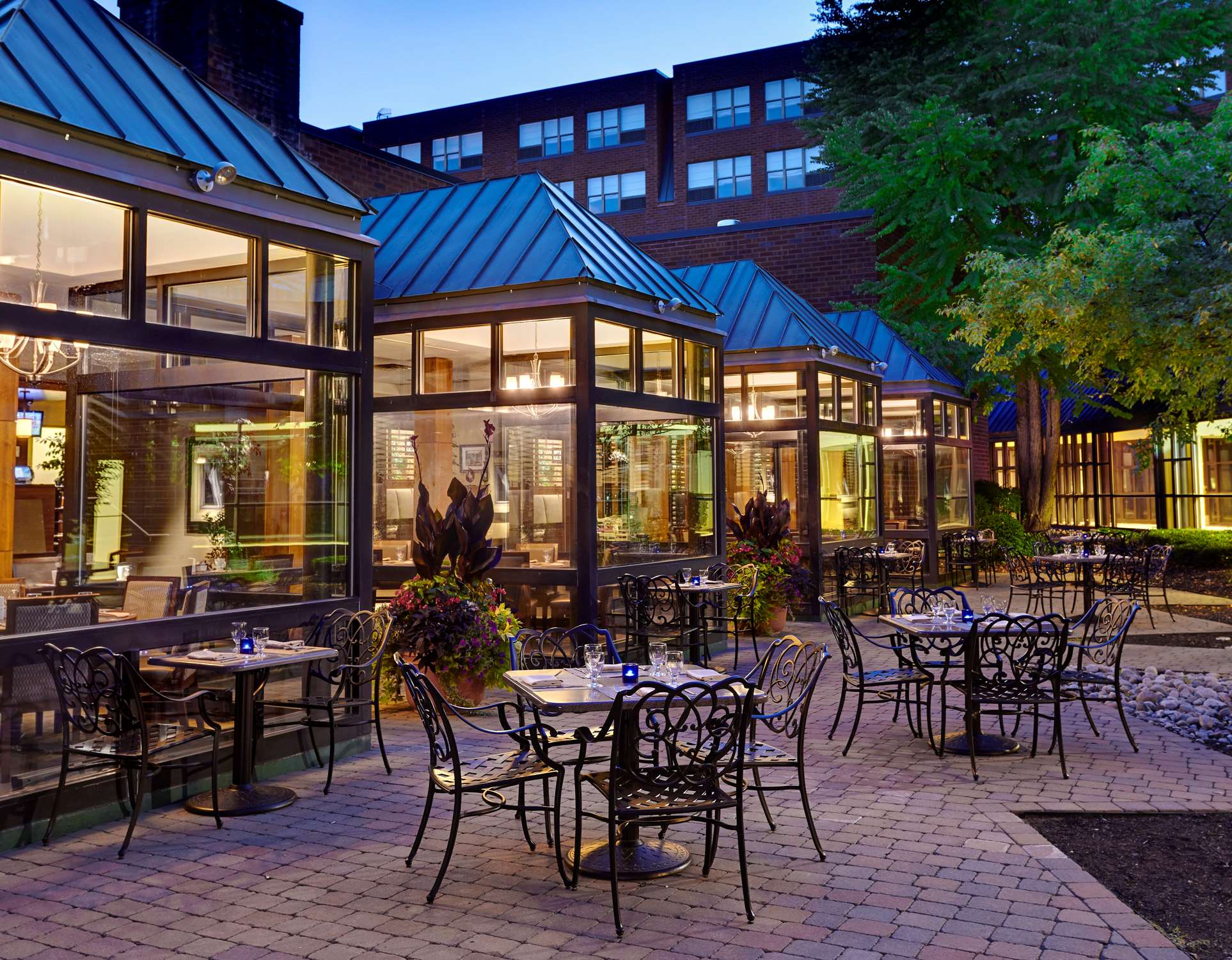 Exterior | The Saratoga Hilton