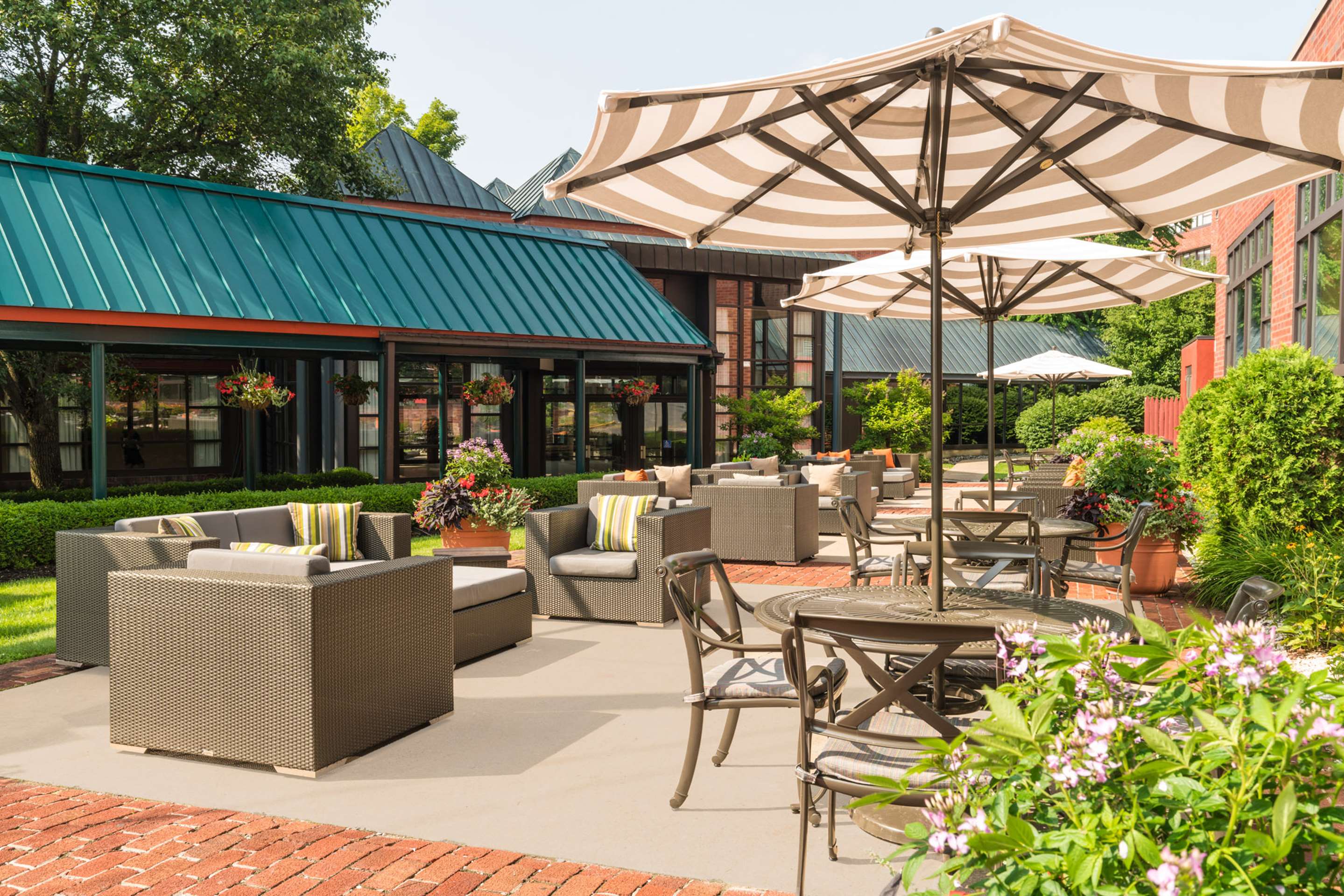 Exterior | The Saratoga Hilton