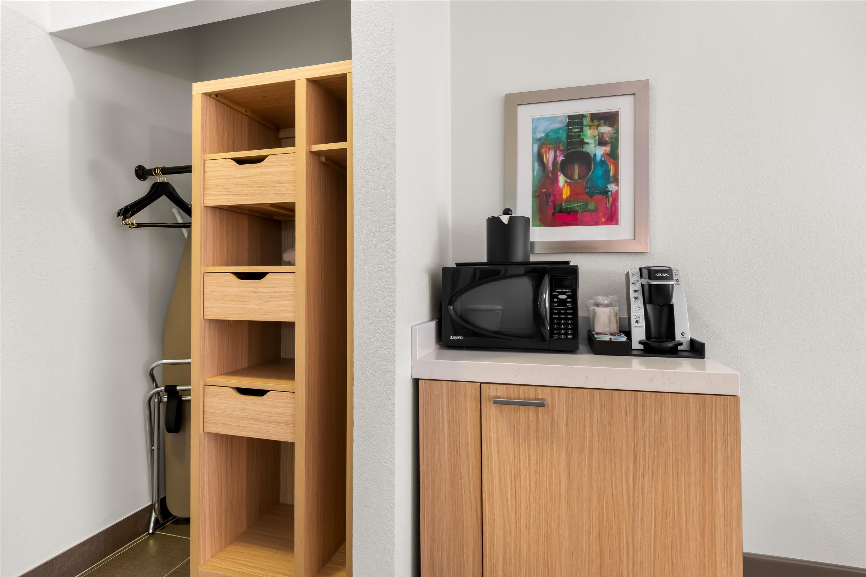 Guest room