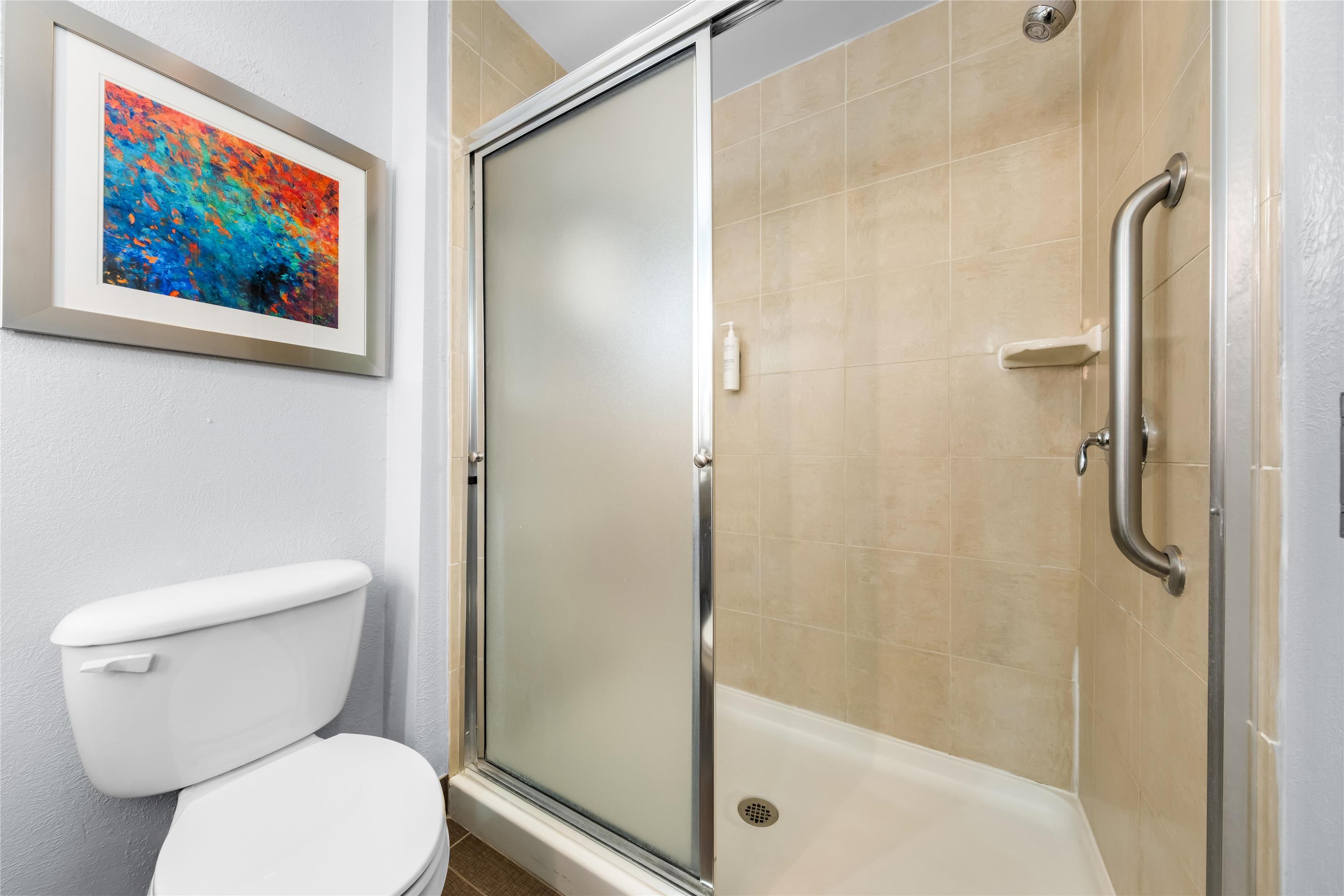 Guest room bath