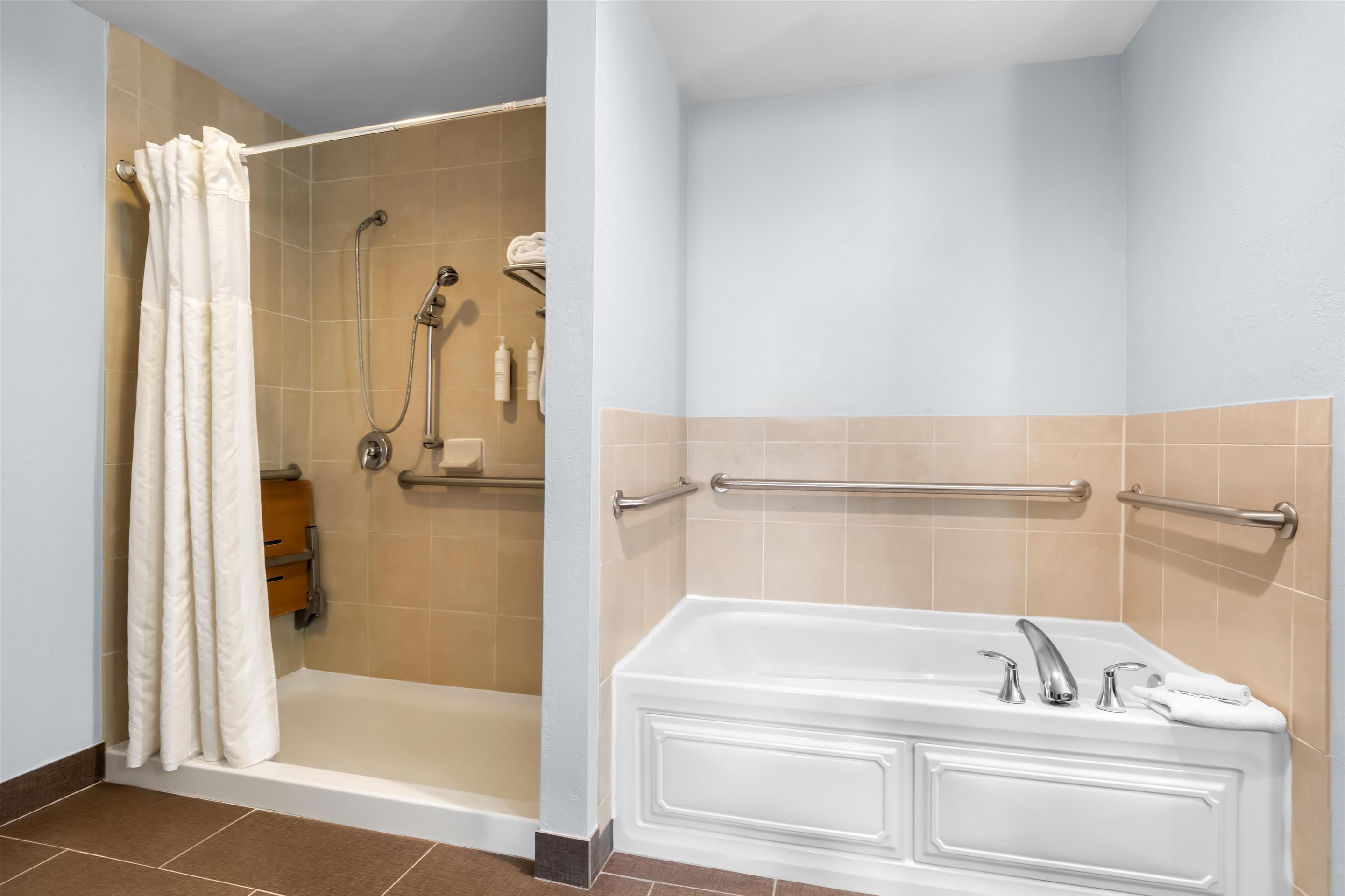 Guest room bath